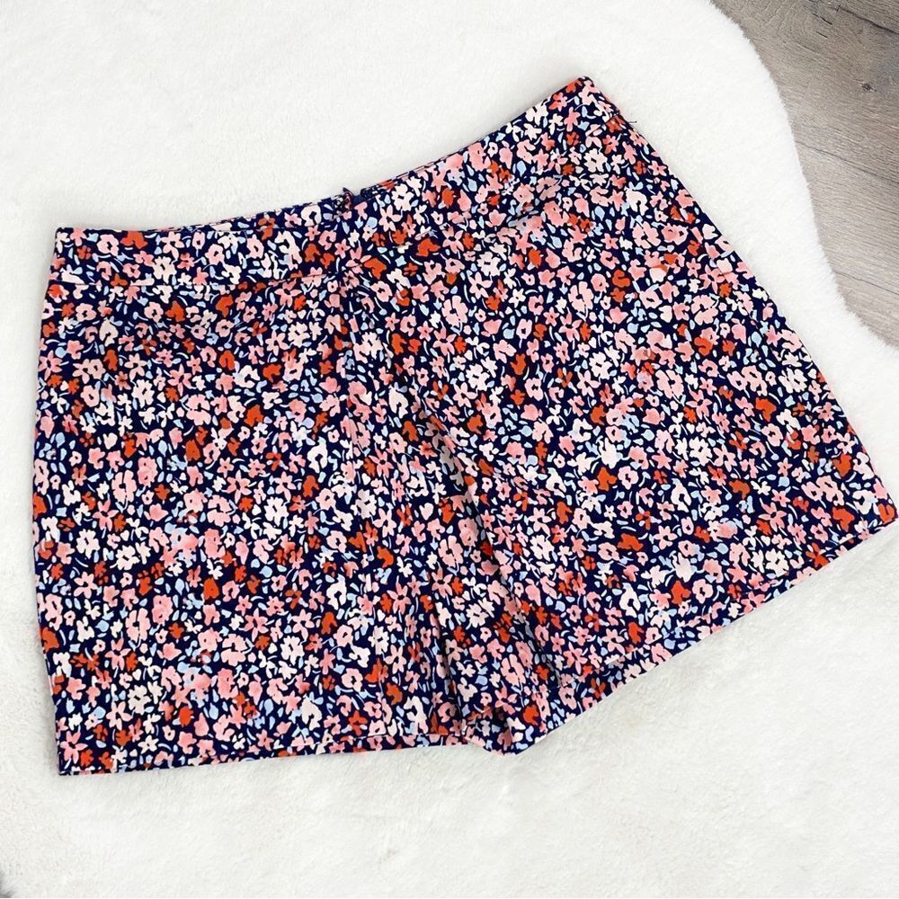 BCBGeneration Floral Pleat Front Shorts Blue 4‎